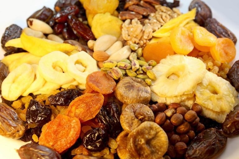 Conheça os benefícios de consumir frutas desidratadas!