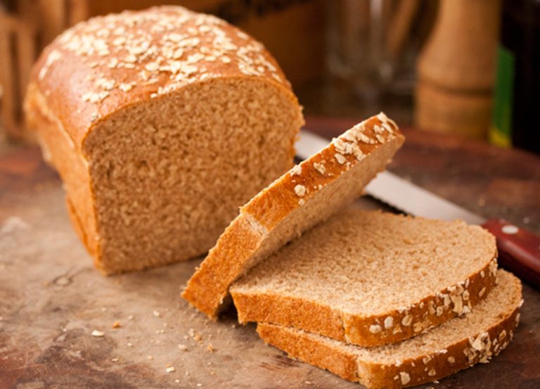 Pão rápido de aveia em flocos